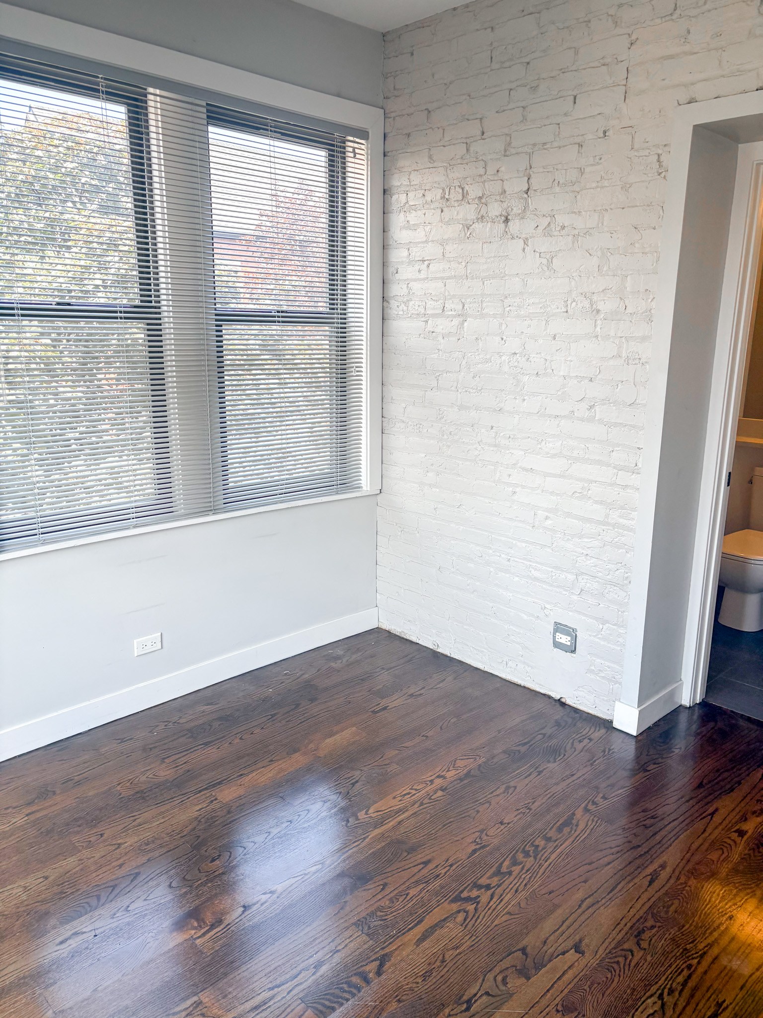 2048 N. Damen Ave. 2048 N. Damen Ave., Chicago, IL 60647 Bucktown - Leasing by Cross Street
